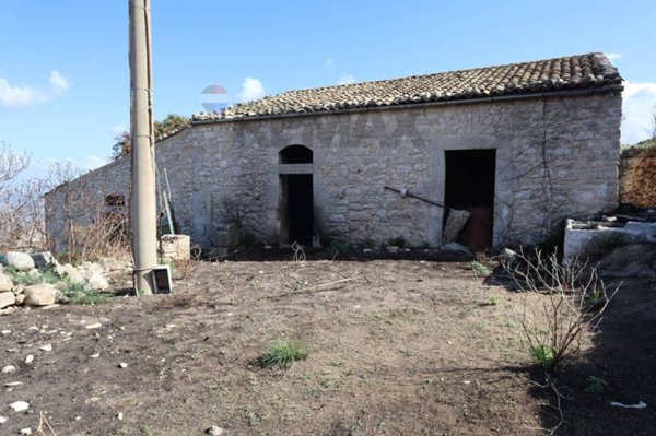 casa indipendente in vendita a Comiso in zona Pedalino