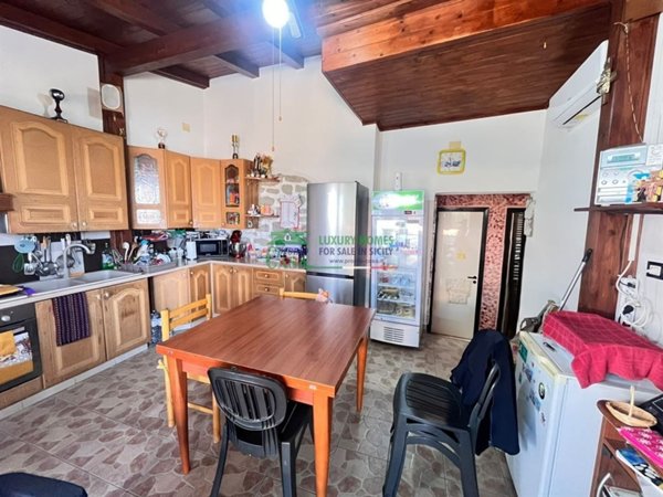 casa indipendente in vendita a Comiso in zona Centro Storico