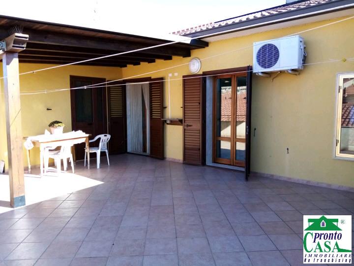 casa indipendente in vendita a Giarratana