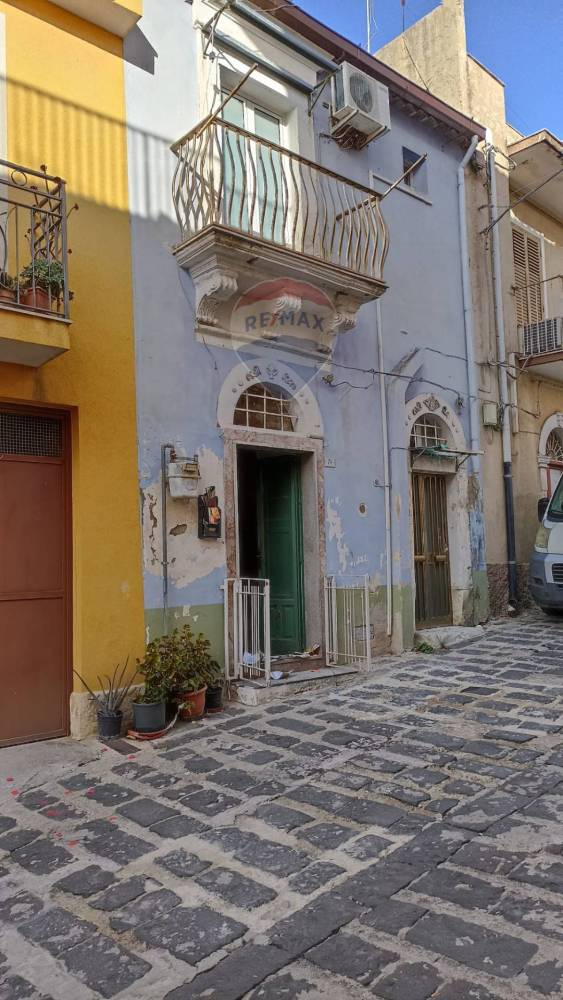 casa indipendente in vendita a Giarratana