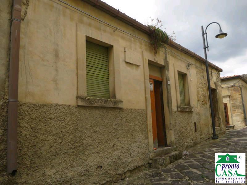 casa indipendente in vendita a Giarratana