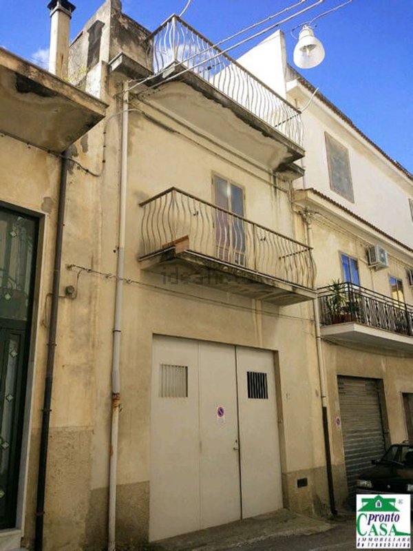 casa indipendente in vendita a Giarratana