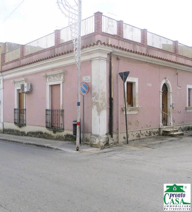 casa indipendente in vendita a Giarratana