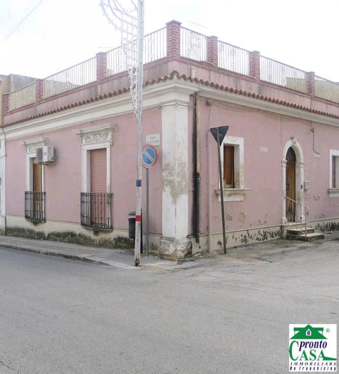 casa indipendente in vendita a Giarratana