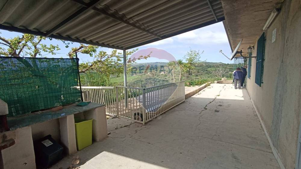 casa indipendente in vendita a Giarratana