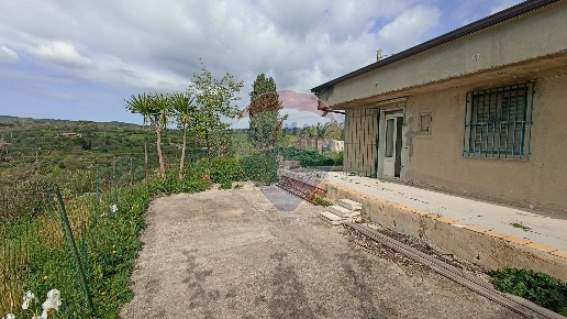 casa indipendente in vendita a Giarratana