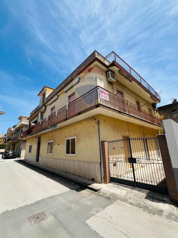 casa indipendente in vendita a Giarratana