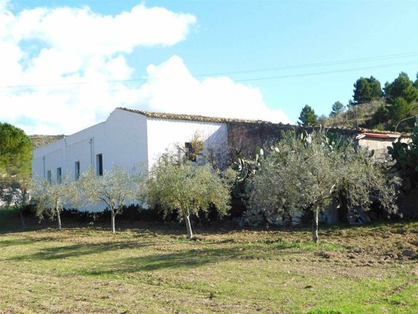 casa indipendente in vendita a Giarratana