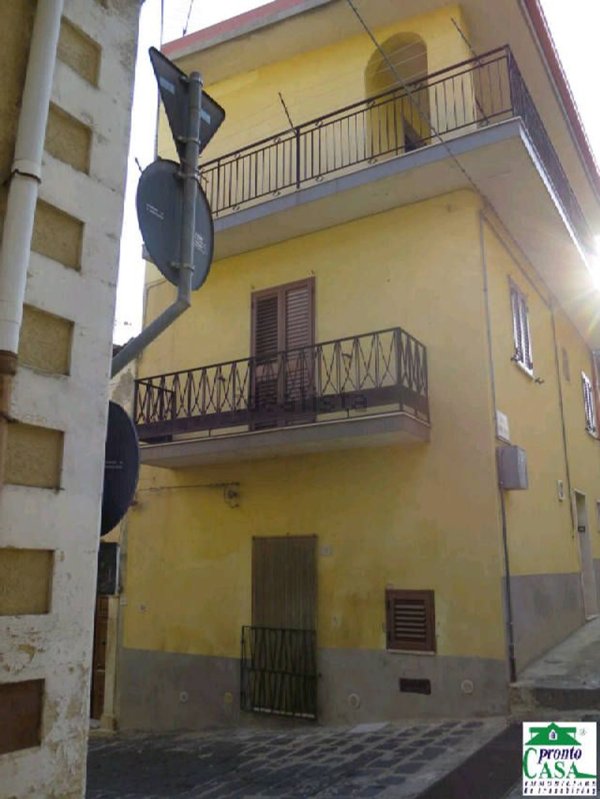 casa indipendente in vendita a Giarratana