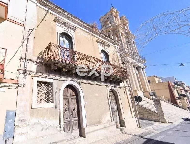 casa indipendente in vendita a Giarratana