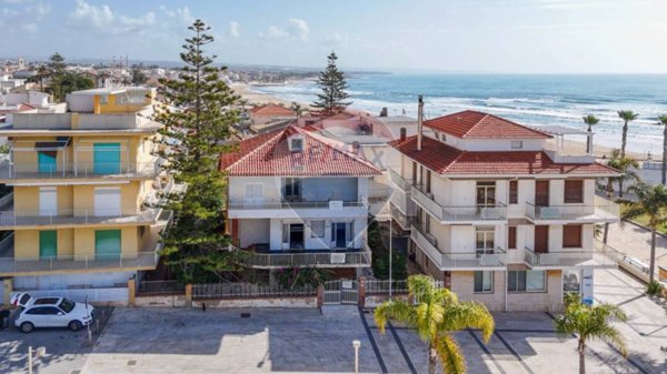 casa indipendente in vendita a Giarratana