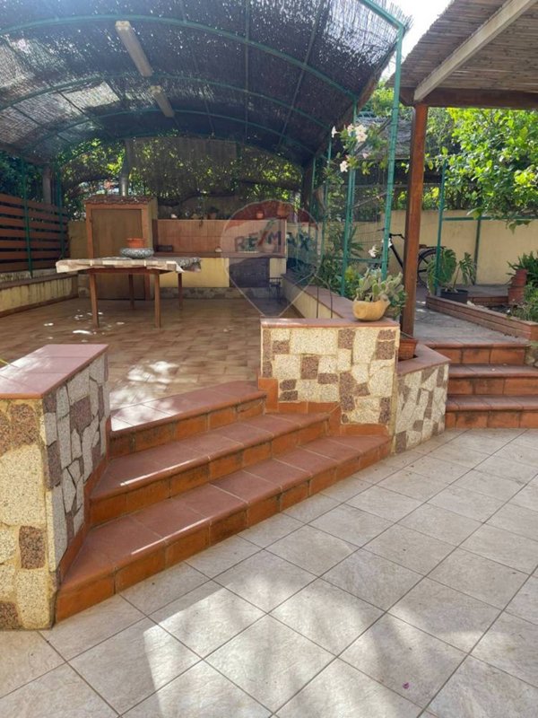 casa indipendente in vendita a Giarratana