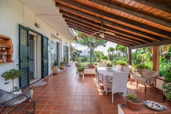 casa indipendente in vendita a Giarratana