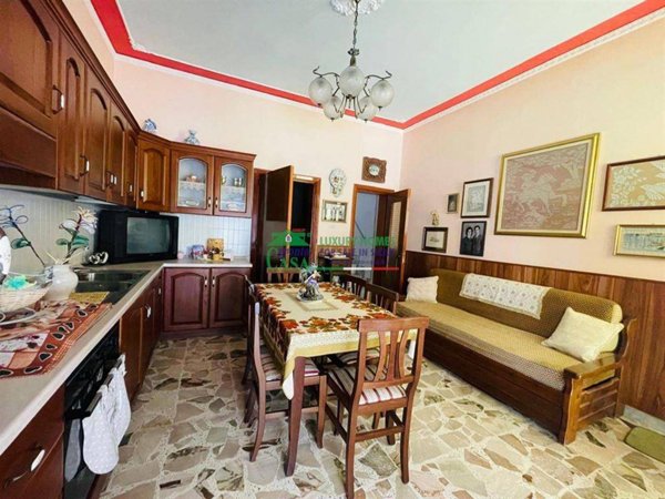 casa indipendente in vendita a Giarratana