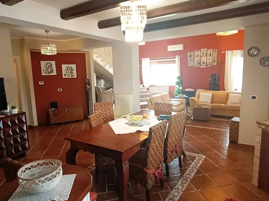 casa indipendente in vendita a Giarratana