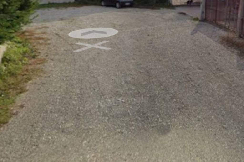 locale commerciale in vendita a Giarratana