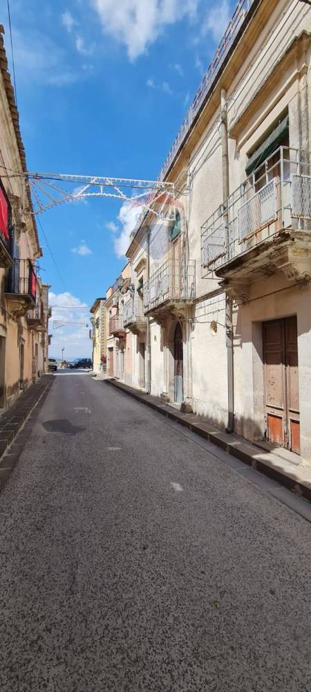 casa indipendente in vendita a Giarratana