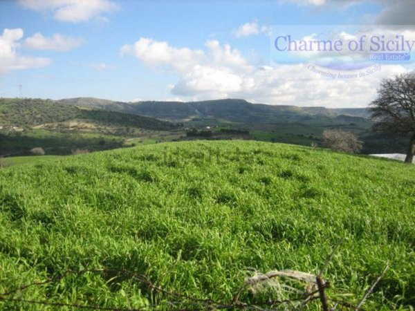 casa indipendente in vendita a Giarratana