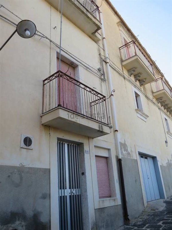 casa indipendente in vendita a Giarratana