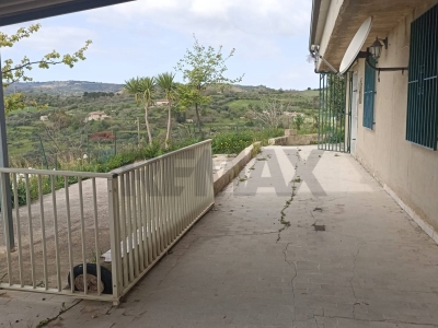 casa indipendente in vendita a Giarratana
