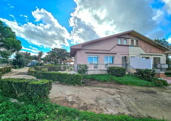 casa indipendente in vendita a Giarratana