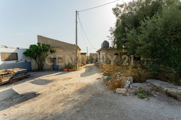 casa indipendente in vendita a Giarratana