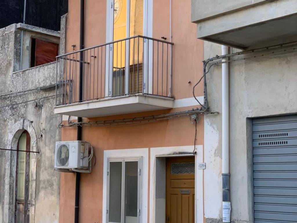 casa indipendente in vendita a Giarratana