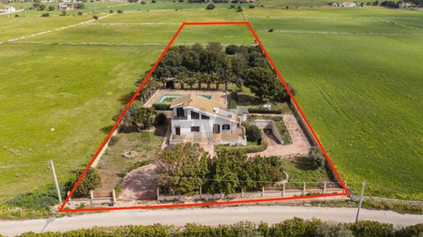 casa indipendente in vendita a Giarratana