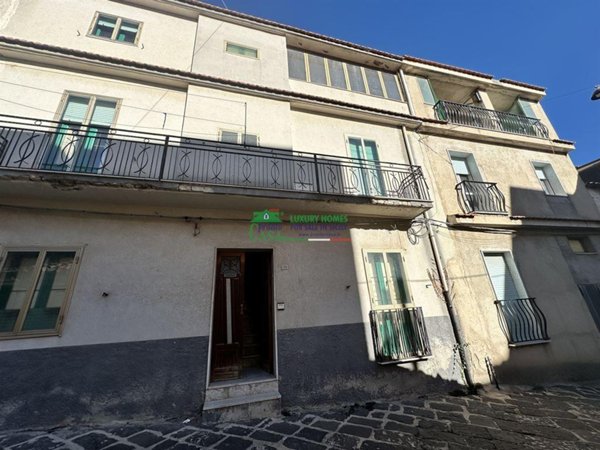 casa indipendente in vendita a Giarratana