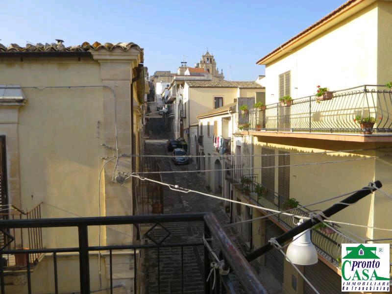 casa indipendente in vendita a Giarratana