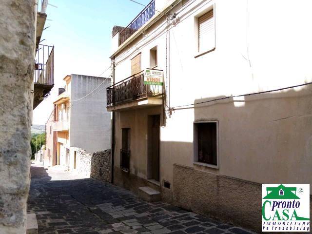casa indipendente in vendita a Giarratana