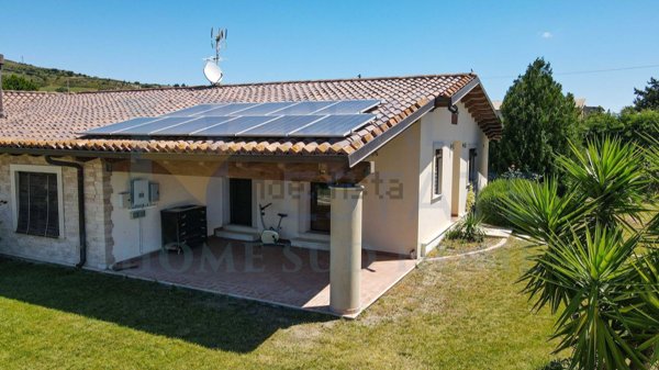 casa indipendente in vendita a Giarratana