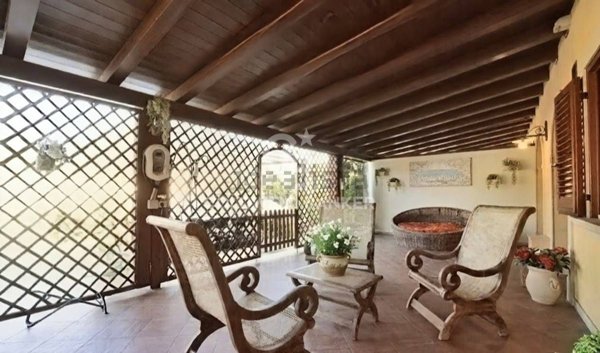 casa indipendente in vendita a Giarratana