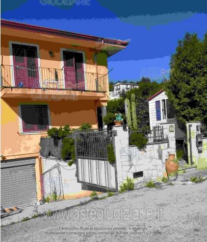 casa semindipendente in vendita a Giarratana