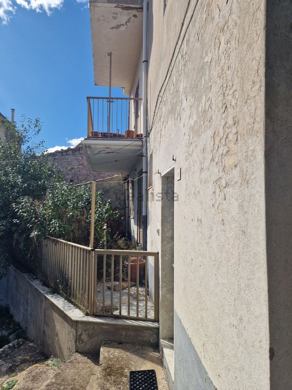 casa indipendente in vendita a Giarratana