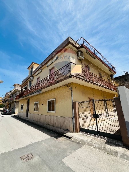 casa indipendente in vendita a Giarratana in zona Giarratana