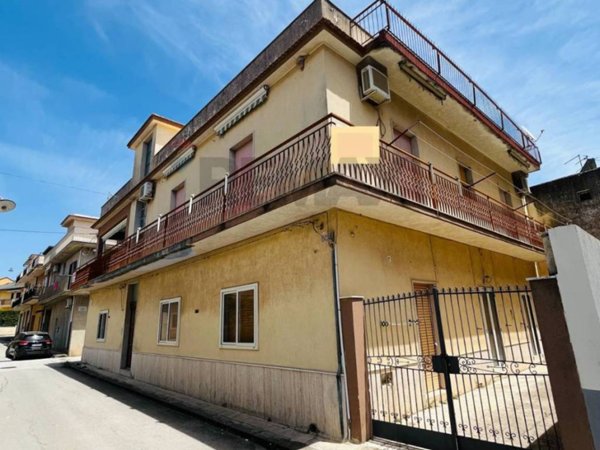 casa indipendente in vendita a Giarratana in zona Giarratana