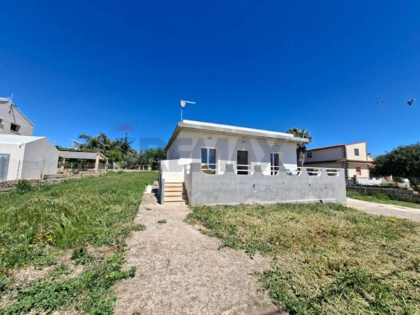 casa indipendente in vendita a Giarratana
