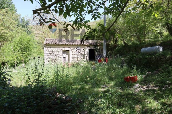 casa indipendente in vendita a Giarratana