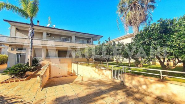 casa indipendente in vendita ad Ispica