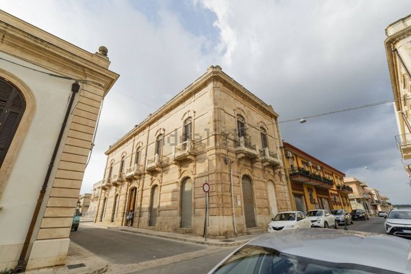 casa indipendente in vendita ad Ispica