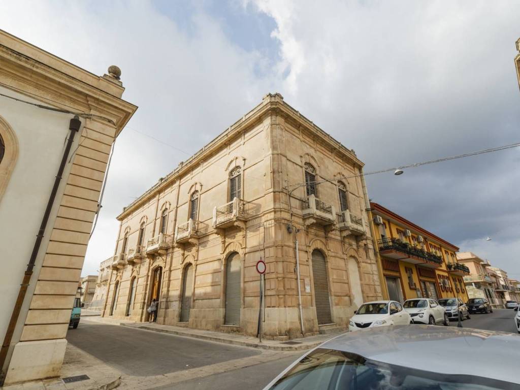 casa indipendente in vendita ad Ispica