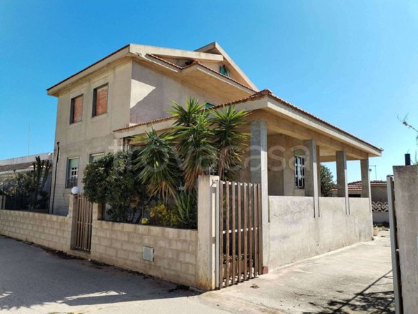 casa indipendente in vendita ad Ispica in zona Santa Maria del Focallo