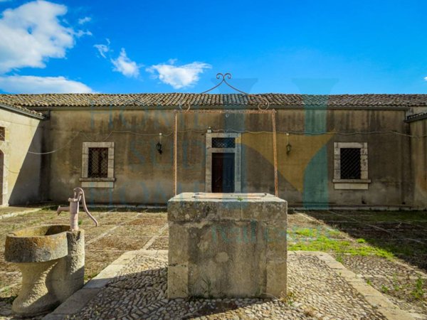 casa indipendente in vendita ad Ispica