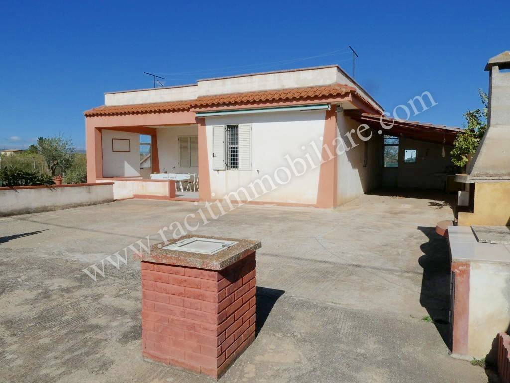 casa indipendente in vendita ad Ispica