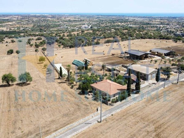 casa indipendente in vendita ad Ispica