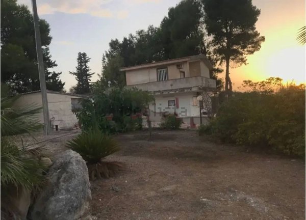 casa indipendente in vendita ad Ispica