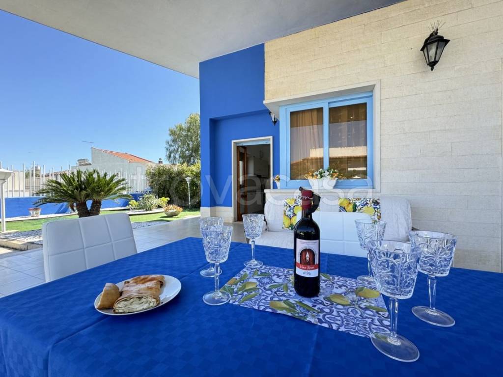 casa indipendente in vendita ad Ispica in zona Santa Maria del Focallo