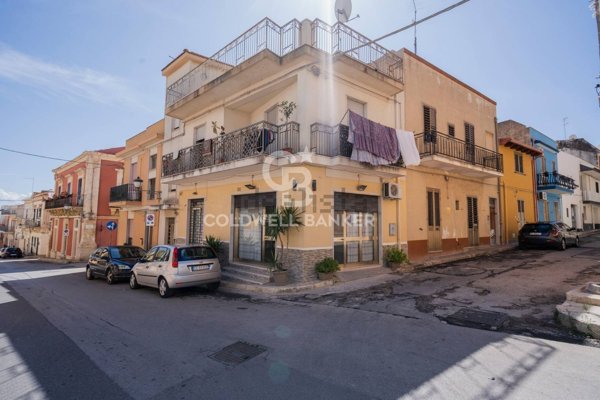 locale commerciale in vendita ad Ispica