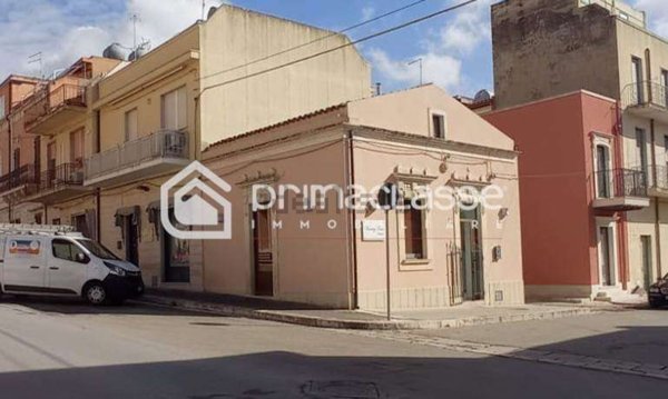 locale commerciale in vendita ad Ispica